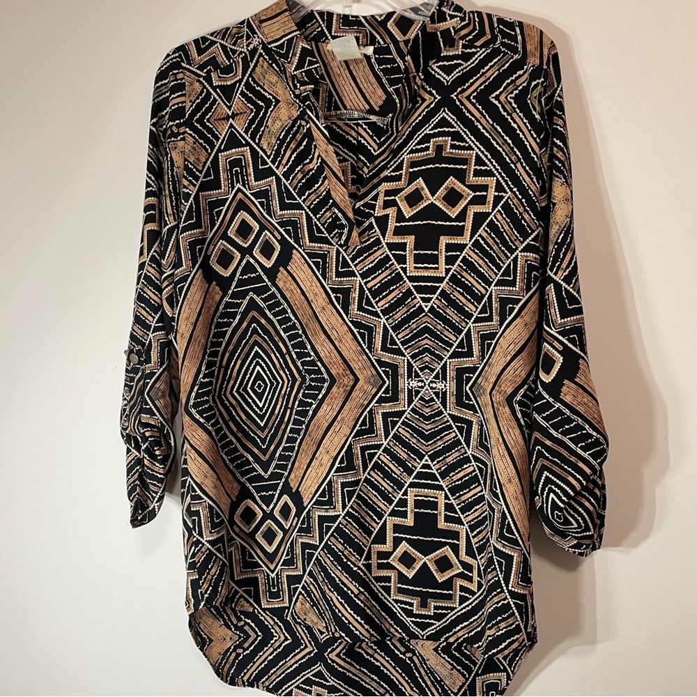 Adrienne Collection Black and Tan  Aztec Blouse~ Size Small‎